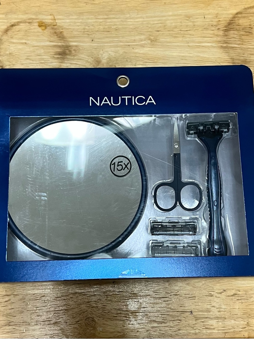 Kole Imports AA927-4 Nautica Essential Shaving Kit - Pack of 4 - 5 Piece